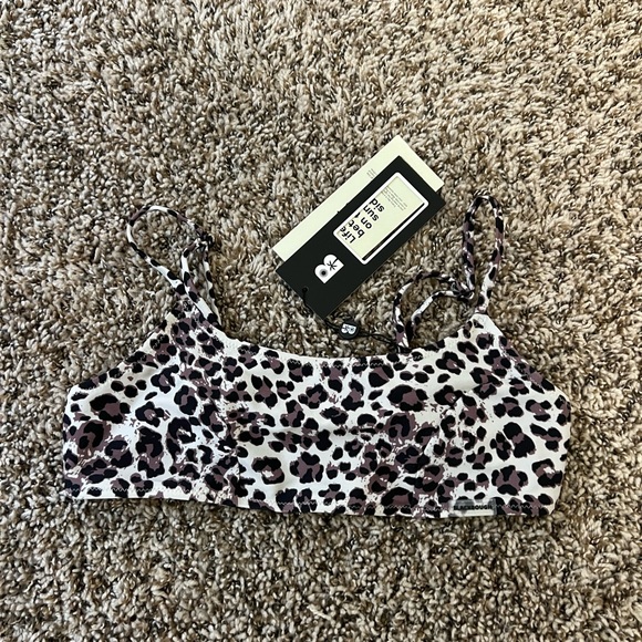 Blackbough Other - NWT Blackbough Kenzie Top - Snow Leopard